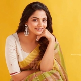 nikhila-vimal-latest-photos-in-wedding-lehenga-dress-style-001