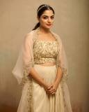 nikhila-vimal-new-look-and-makeup-trend-photos-012