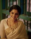 nikhila-vimal-new-photos-in-kerala-set-saree-photos-007