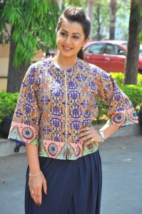 nikki-galrani-50149077053057