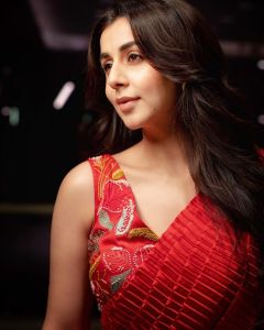 nikki-galrani-beautiful-pictures-in-red-saree-002