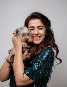 nikki-galrani-christmas-photoshoot-006