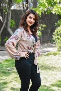 nikki-galrani-hd-latest-photos-00250