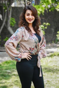 nikki-galrani-hd-latest-photos60