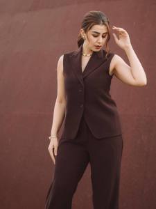 nikki-galrani-in-coffee-brown-regular-fit-pants-and-top-photos-005