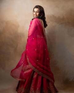 nikki-galrani-latest-glamour-photos-007