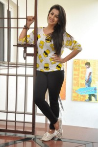 nikki-galrani-latest-photos-021-00515