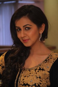 nikki-galrani-latest-stills-00476