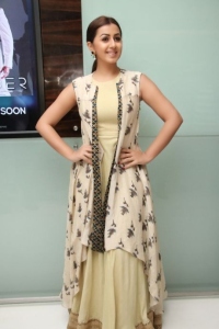 nikki-galrani-latest-stills-009-00264