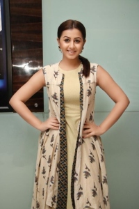 nikki-galrani-latest-stills-00920