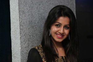 nikki-galrani-photos-01168