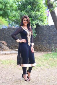 nikki-galrani-photos-111-00937