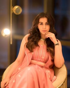 nikki-galrani-photos-new021-010