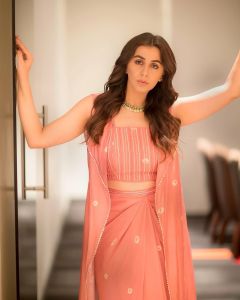 nikki-galrani-photos-new021-012