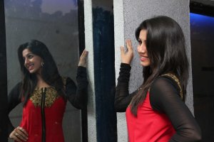 nikki-galrani-pics80