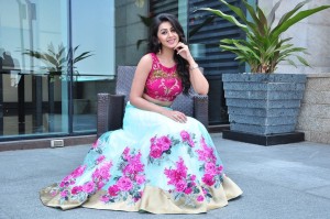 nikki-galrani-pictures-159-00424