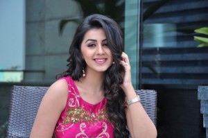 nikki-galrani-pictures-159-00529
