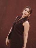 nikki-galrani-in-coffee-brown-regular-fit-pants-and-top-photos-003