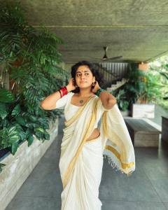 nimisha-sajayan-free-style-photos-006
