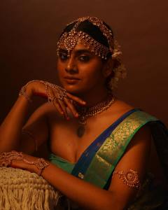 nimisha-sajayan-in-pattu-saree-and-heavy-ornaments-look-photos-011