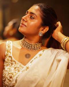 nimisha-sajayan-in-white-saree-with-ornaments-and-makeup-ideas-photos-006
