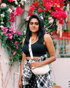nimisha-sajayan-latest-photos-in-black-overlay-001