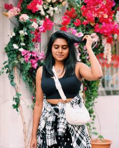 nimisha-sajayan-latest-photos-in-black-overlay