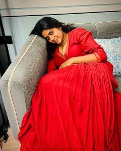 nimisha-sajayan-latest-photos-in-new-style-001