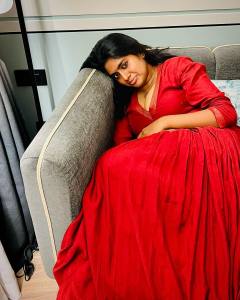 nimisha-sajayan-latest-photos-in-new-style-002
