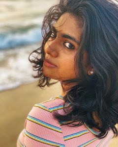 nimisha-sajayan-new-hairstyle-latest-photos-002