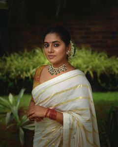 nimisha-sajayan-new-photoshoot-pics-02-006