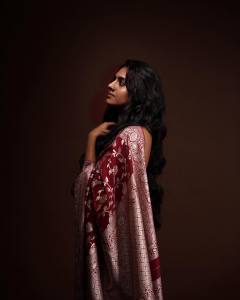 nimisha-sajayan-saree-with-light-makeup-look-010