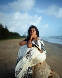 actress-nimisha-sajayan-latest-photos-in-white-saree-with-black-blouse-001
