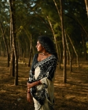 actress-nimisha-sajayan-latest-photos-in-white-saree-with-black-blouse-006