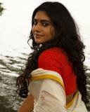nimisha-sajayan-in-kerala-saree-photoshoot-001