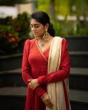 nimisha-sajayan-new-photo-in-red-salwar-suit-by-pranaah-001