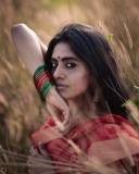 nimisha-sajayan-saree-with-light-makeup-look-003