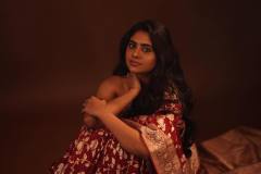nimisha-sajayan-saree-with-light-makeup-look-006