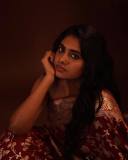 nimisha-sajayan-saree-with-light-makeup-look-007