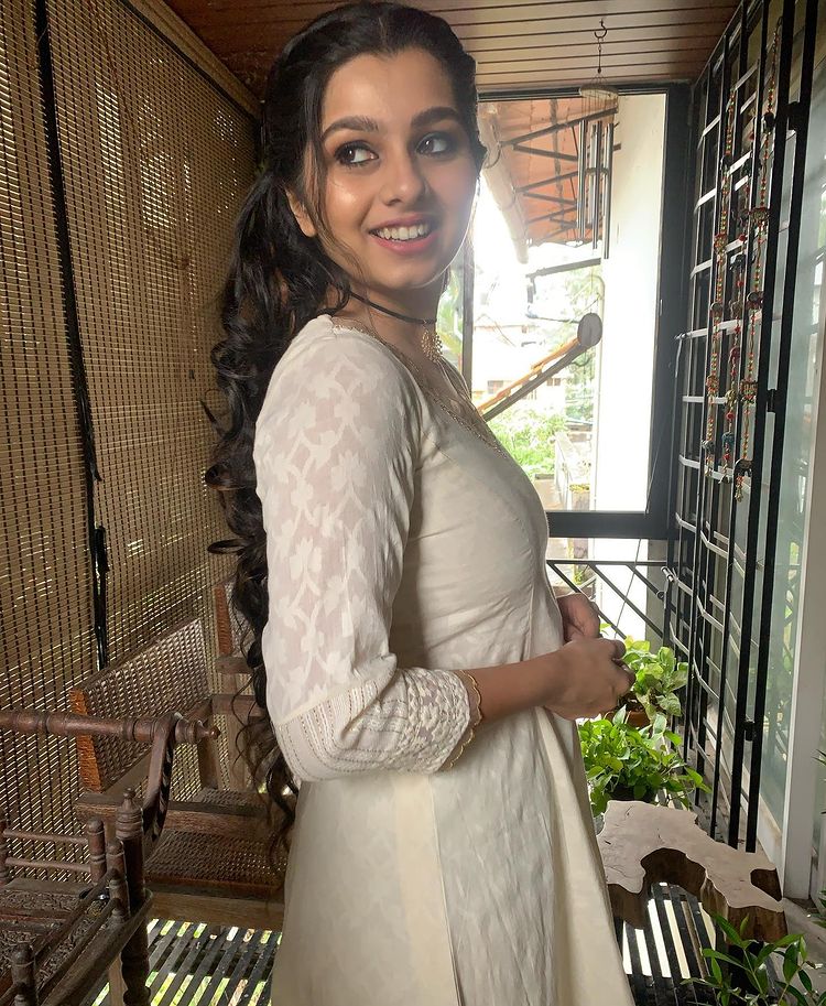 actress-niranjana-anoop-photos-latest-004