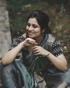 actress-niranjana-anoop-new-photos-in-saree-002