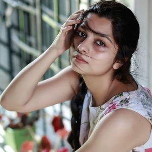 niranjana anoop images hd 8987-003