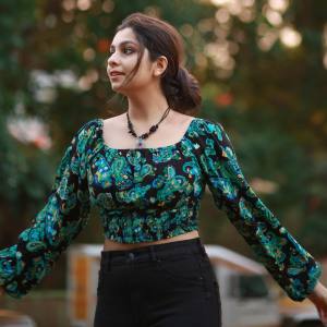 niranjana-anoop-in-black-jeans-and-top-photos-002