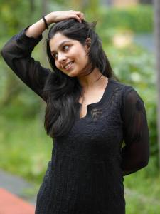 niranjana-anoop-in-black-kurti-with-palazzo-pants-photos-001