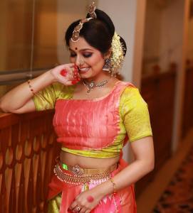 niranjana-anoop-in-peach-colour-dress-photos-001