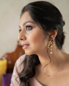 niranjana-anoop-in-peach-colour-dress-photos-006