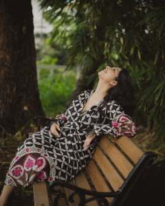 niranjana-anoop-in-simple-frock-style-design-photos
