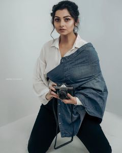 niranjana anoop latest images 01-002