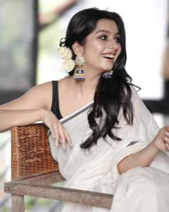 niranjana-anoop-latest-look-pictures-008