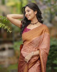 niranjana-anoop-latest-look-pictures